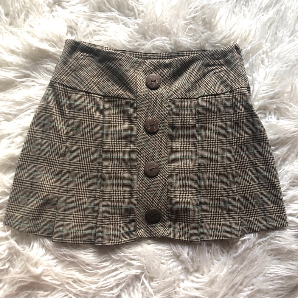 Cute Tweed Skirt With Button Detail Size 7 brown